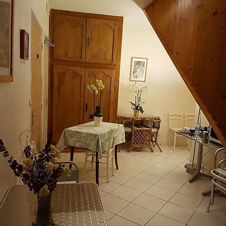 Le Relais Hotel 2*